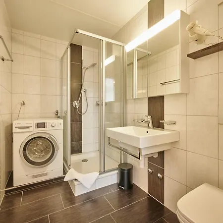 Apartment Perfect Location, Comfortable & Modern