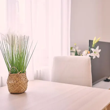 Perfect Location, Comfortable & Modern *