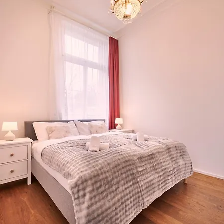 2, Perfect Location, Comfortable & Modern * Bern