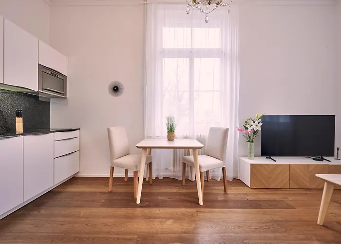 2, Perfect Location, Comfortable & Modern * 伯尔尼