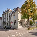 2, Perfect Location, Comfortable & Modern Apartment *