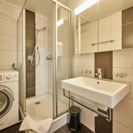 2, Perfect Location, Comfortable & Modern Апартаменты Берн