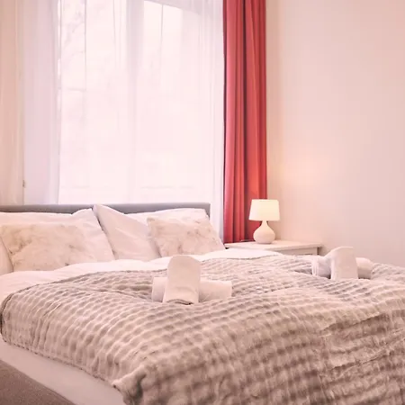 2, Perfect Location, Comfortable & Modern Апартаменты