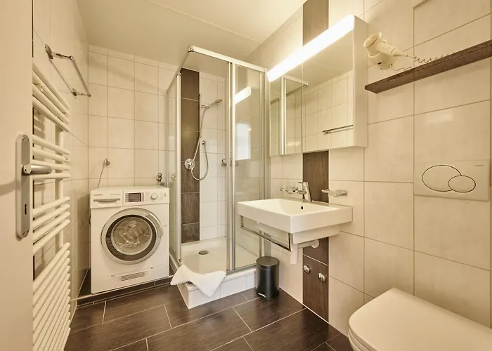 Lägenhet 2, Perfect Location, Comfortable & Modern