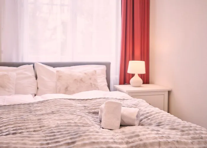 Lägenhet 2, Perfect Location, Comfortable & Modern